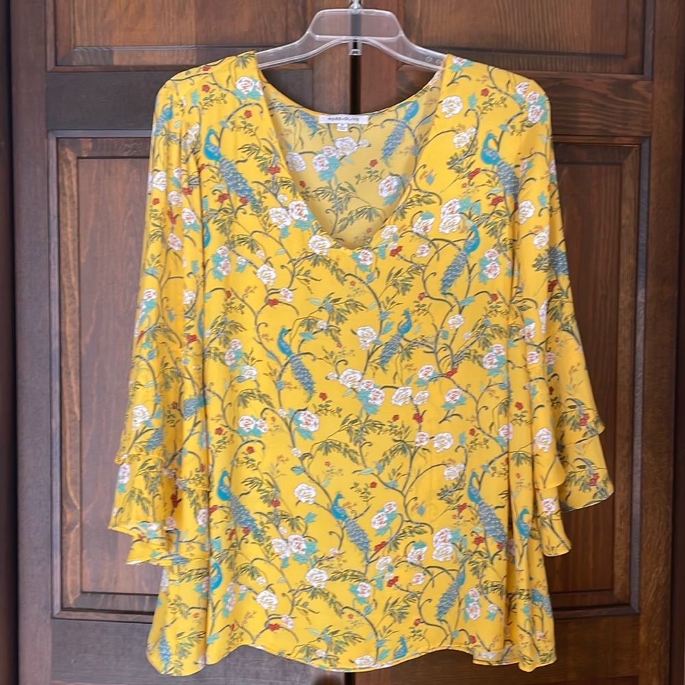 Rose + Olive. Plus Size 3X Top. Yellow with peacock design and flutter sleeves